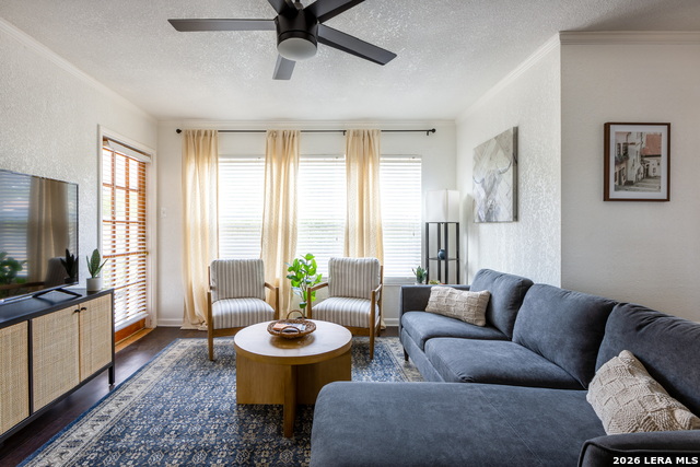 Image 3 of 23 For 434 Pinewood Ln