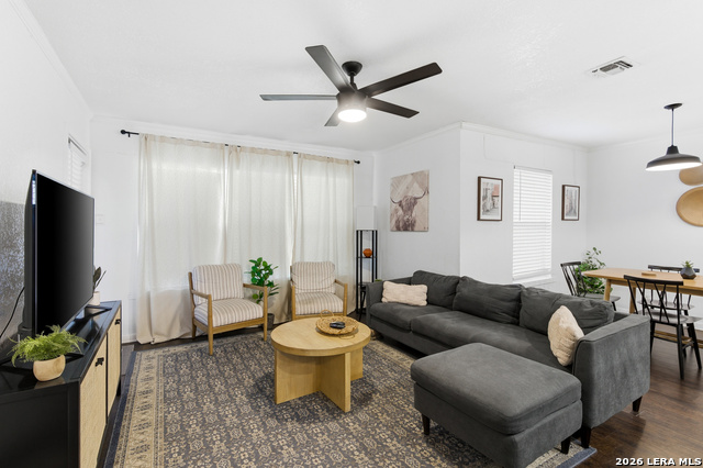 Image 4 of 23 For 434 Pinewood Ln