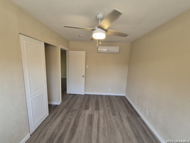 Image 11 of 39 For 4018 Sunrise Cove