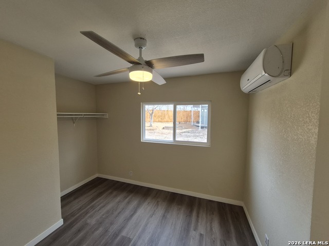 Image 16 of 39 For 4018 Sunrise Cove