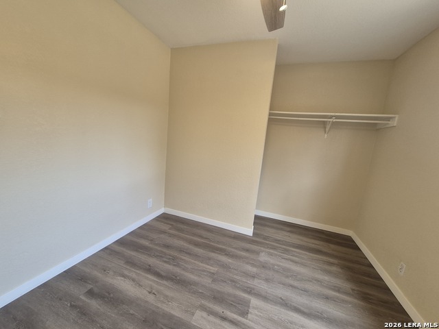 Image 17 of 39 For 4018 Sunrise Cove