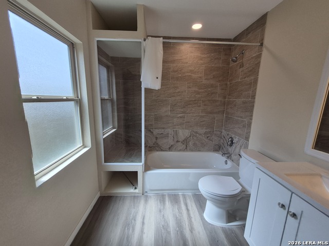 Image 25 of 39 For 4018 Sunrise Cove