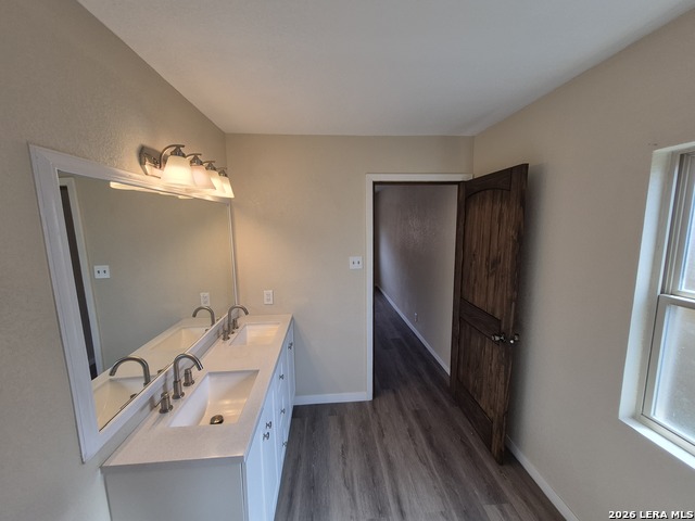 Image 27 of 39 For 4018 Sunrise Cove