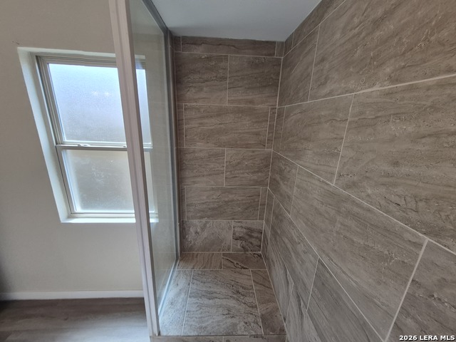 Image 28 of 39 For 4018 Sunrise Cove