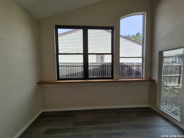 Image 30 of 39 For 4018 Sunrise Cove