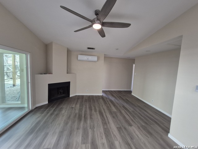 Image 6 of 39 For 4018 Sunrise Cove