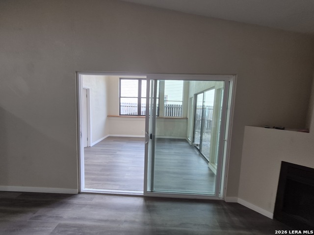 Image 8 of 39 For 4018 Sunrise Cove