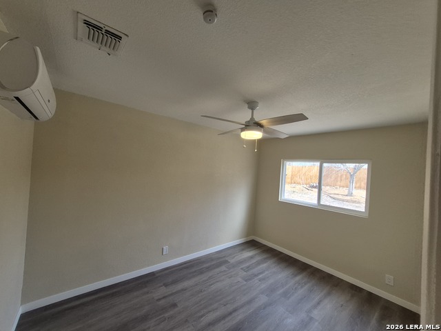 Image 9 of 39 For 4018 Sunrise Cove