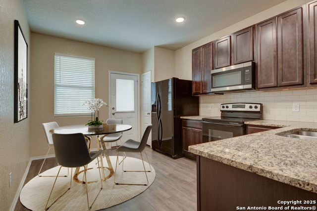 Image 3 of 23 For 3931 Somers Crest