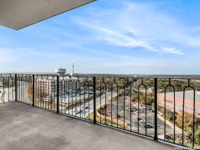 Image 16 of 32 For 700 Hildebrand Avenue E 1204