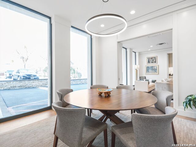 Image 19 of 32 For 700 Hildebrand Avenue E 1204