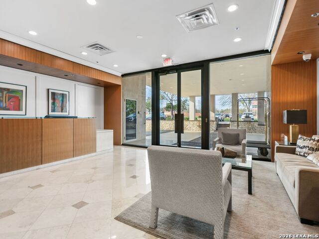 Image 21 of 32 For 700 Hildebrand Avenue E 1204