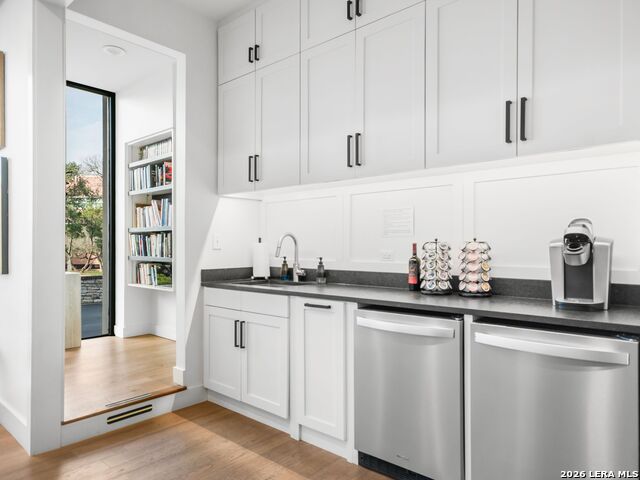 Image 23 of 32 For 700 Hildebrand Avenue E 1204