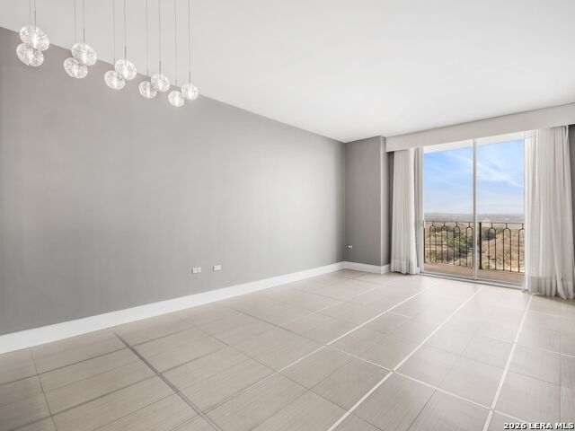 Image 4 of 32 For 700 Hildebrand Avenue E 1204