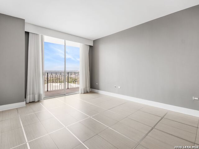 Image 6 of 32 For 700 Hildebrand Avenue E 1204