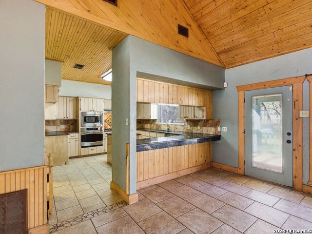 Image 14 of 53 For 9035 Fair Oaks Parkway