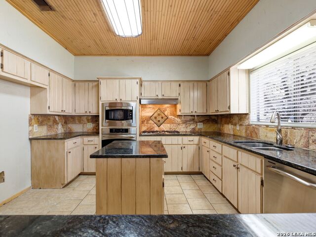 Image 15 of 53 For 9035 Fair Oaks Parkway