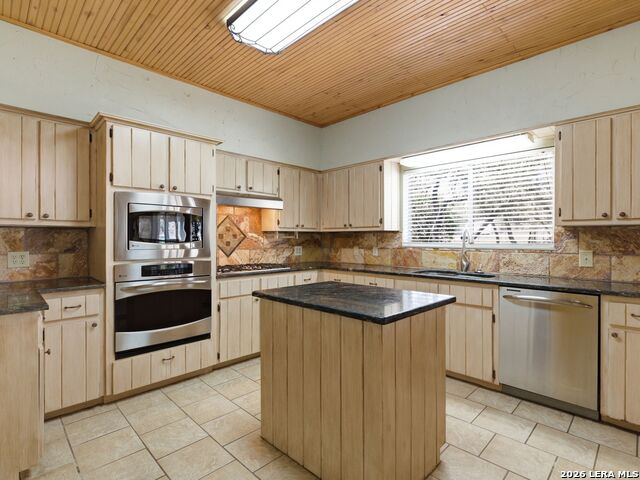 Image 16 of 53 For 9035 Fair Oaks Parkway