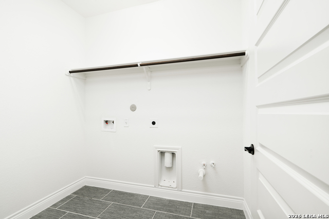 Image 10 of 39 For 9015 Raven Pointe