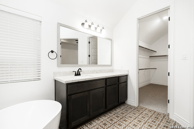 Image 24 of 39 For 9015 Raven Pointe