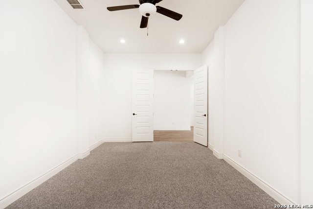 Image 27 of 39 For 9015 Raven Pointe