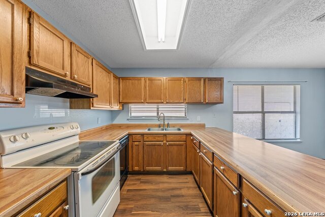 Image 12 of 29 For 7919 Wayside Trail