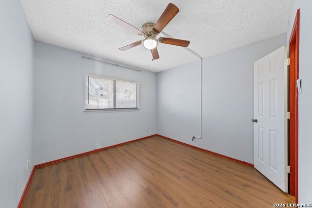 Image 23 of 29 For 7919 Wayside Trail