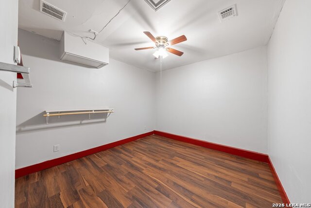 Image 24 of 29 For 7919 Wayside Trail