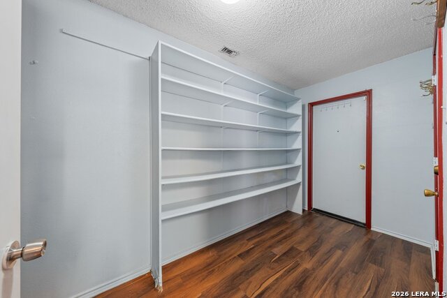 Image 25 of 29 For 7919 Wayside Trail