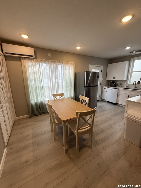 Image 9 of 13 For 2819 Pine  