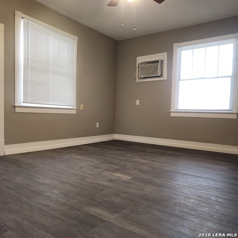 Image 11 of 11 For 1027 Mistletoe  2