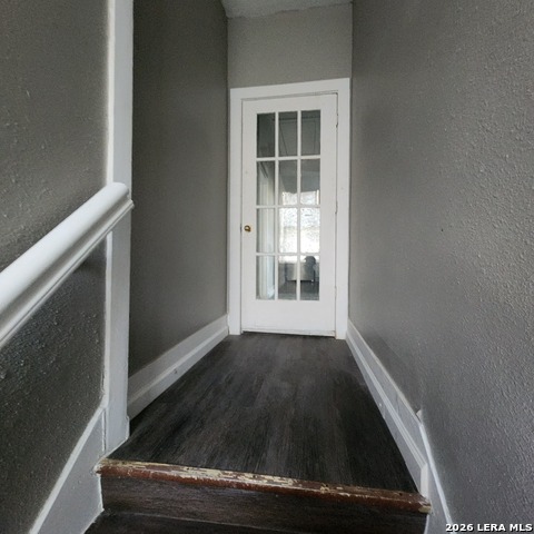 Image 3 of 11 For 1027 Mistletoe  2