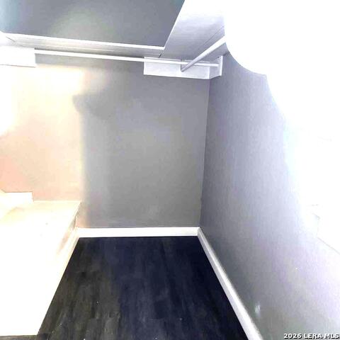 Image 8 of 11 For 1027 Mistletoe  2