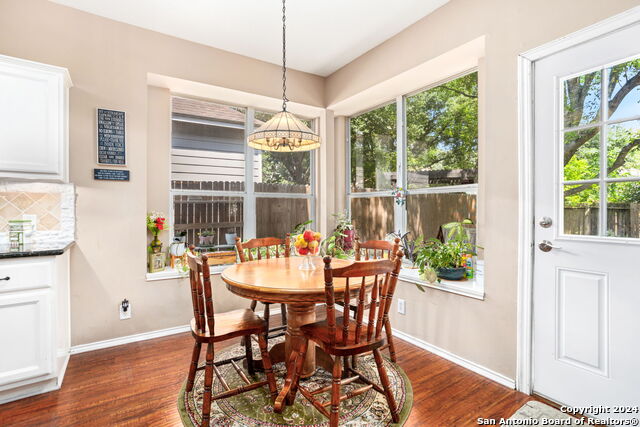 Listing photo id 10 for 8807 Brae Ridge