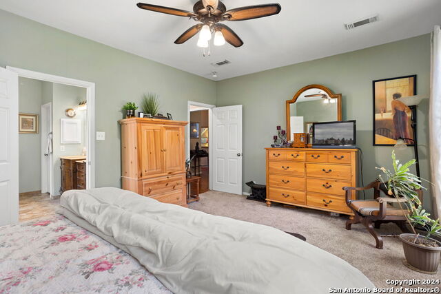Listing photo id 13 for 8807 Brae Ridge