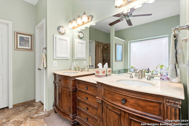 Listing photo id 14 for 8807 Brae Ridge