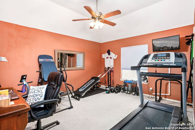 Listing photo id 19 for 8807 Brae Ridge