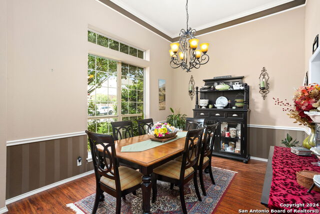 Listing photo id 2 for 8807 Brae Ridge
