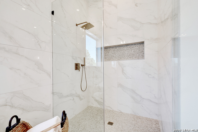 Image 15 of 34 For 701 Highland Meadows