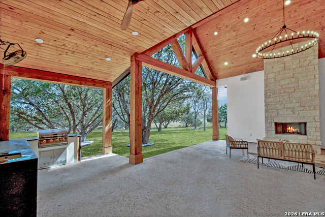 Image 23 of 34 For 701 Highland Meadows