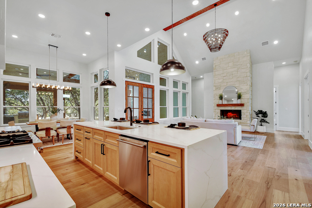 Image 4 of 34 For 701 Highland Meadows