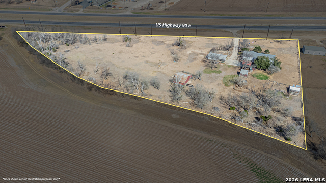 Listing photo id 9 for 3100 Hwy 90 E