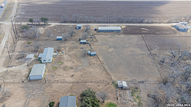 Listing photo id 8 for 3124 Hwy 90 E
