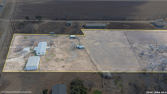 Listing photo id 9 for 3124 Hwy 90 E