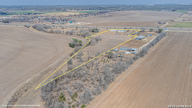 Listing photo id 12 for 3124 Hwy 90 E
