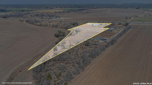 Listing photo id 13 for 3124 Hwy 90 E
