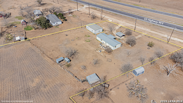 Listing photo id 16 for 3124 Hwy 90 E