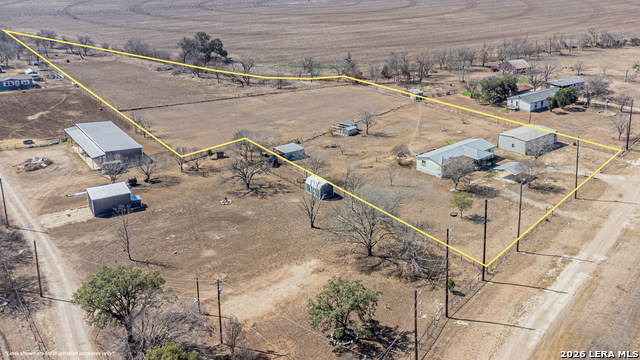 Listing photo id 18 for 3124 Hwy 90 E