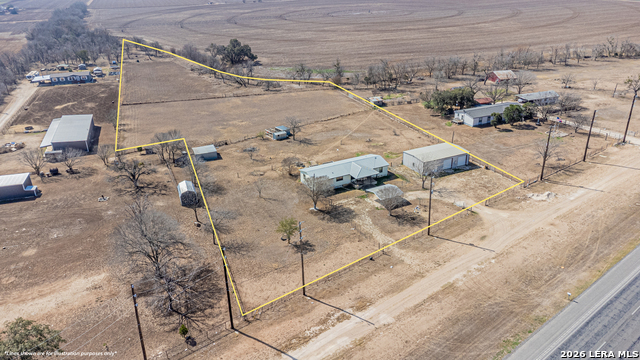 Listing photo id 20 for 3124 Hwy 90 E