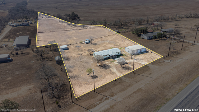 Listing photo id 21 for 3124 Hwy 90 E